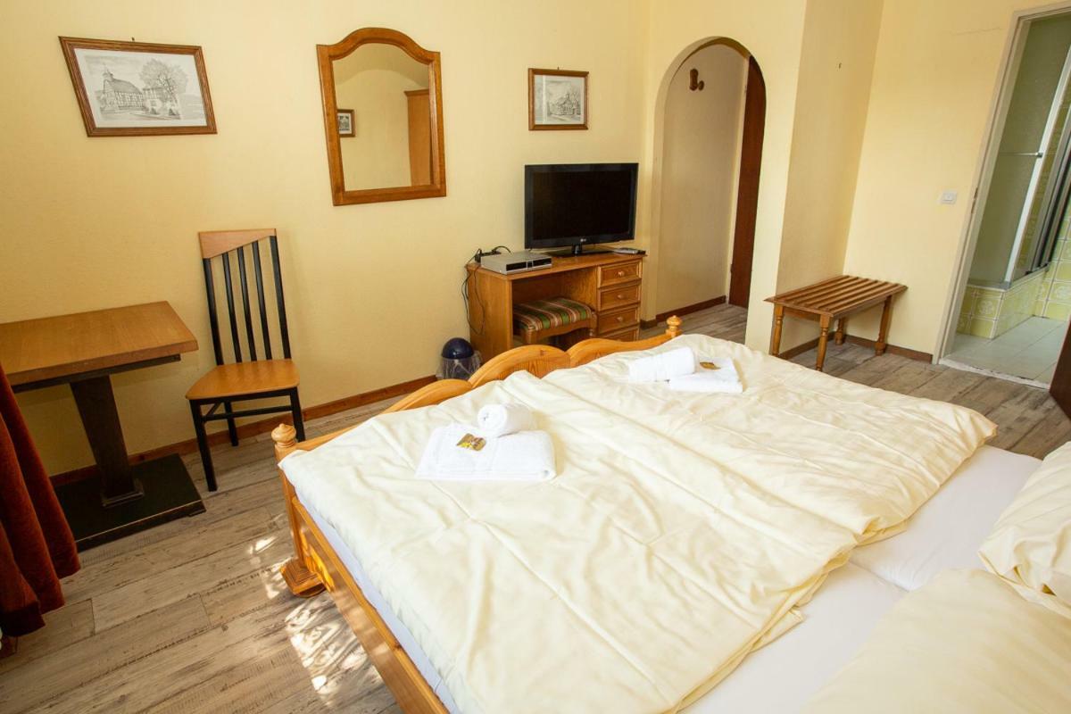 Hôtel Zum Jean Bonnet à Hofgeismar Extérieur photo