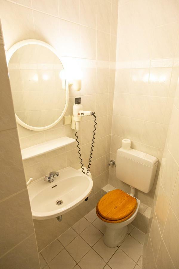 Hôtel Zum Jean Bonnet à Hofgeismar Extérieur photo