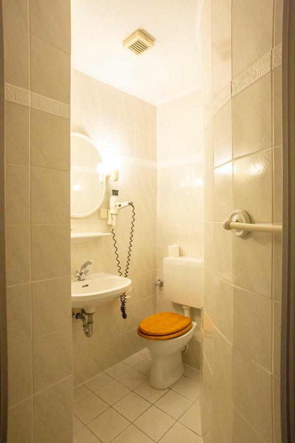 Hôtel Zum Jean Bonnet à Hofgeismar Extérieur photo